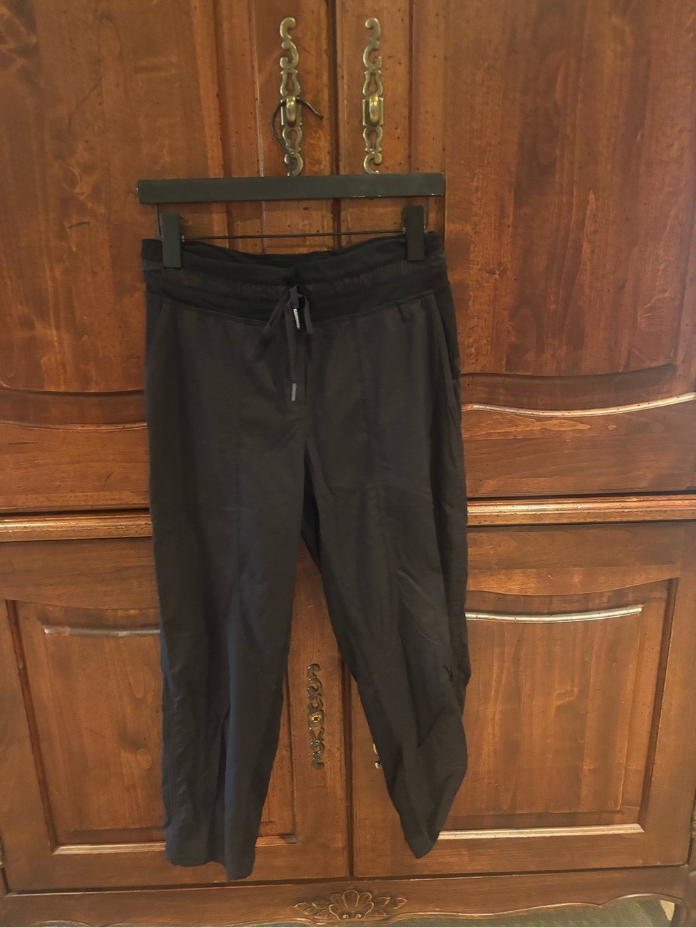 Lululemon dance studio crop pants